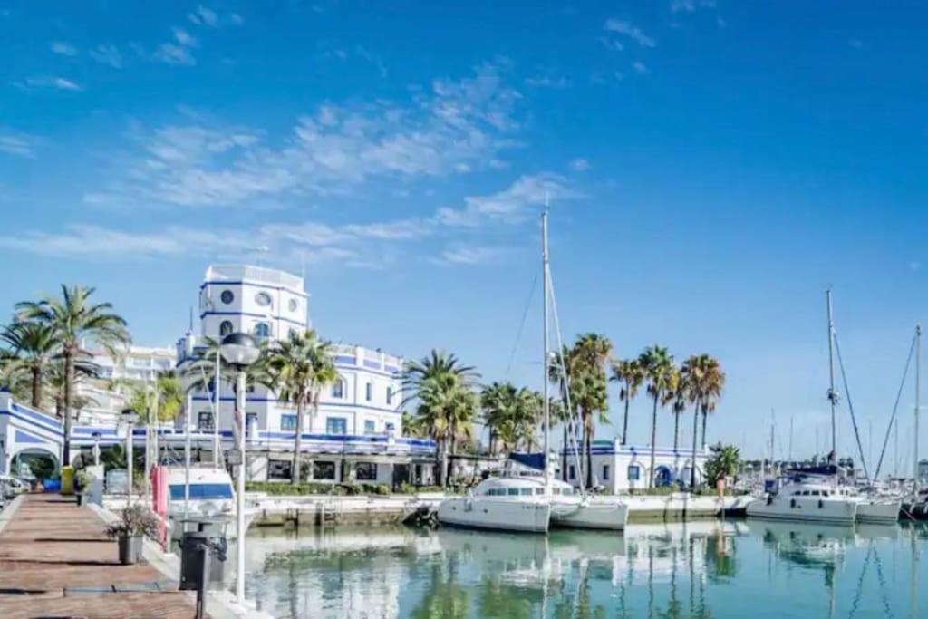 Lovely 1 Bedroom Apartment With Sea Views And Pool Estepona Exterior foto