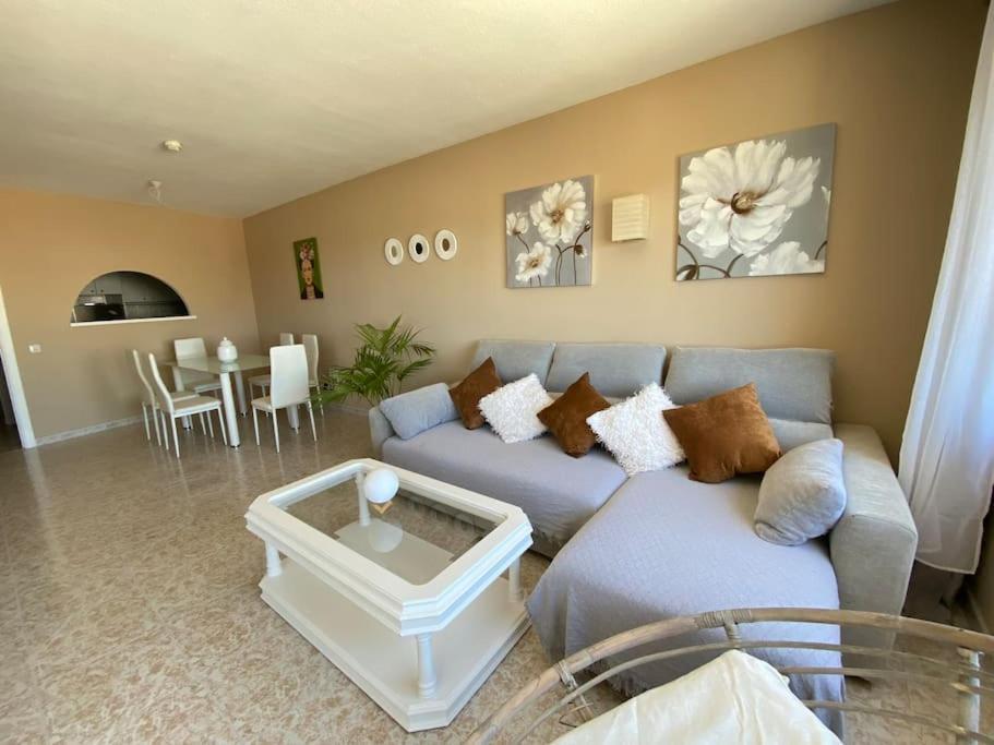 Lovely 1 Bedroom Apartment With Sea Views And Pool Estepona Exterior foto
