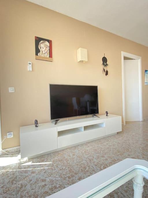 Lovely 1 Bedroom Apartment With Sea Views And Pool Estepona Exterior foto